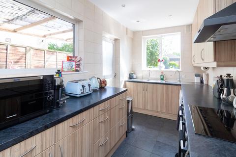 3 bedroom semi-detached house for sale, Broadfields Avenue, Edgware, HA8