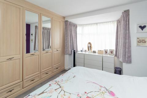3 bedroom semi-detached house for sale, Broadfields Avenue, Edgware, HA8