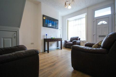 3 bedroom terraced house to rent, Gleave Road, Birmingham B29