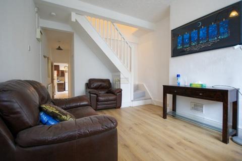 3 bedroom terraced house to rent, Gleave Road, Birmingham B29