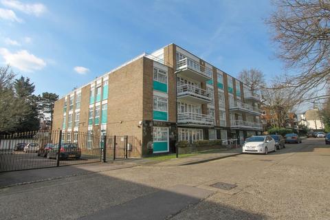 Stonegrove, Edgware, HA8