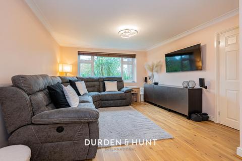 3 bedroom semi-detached house for sale, Hawthorn Close, Takeley, CM22