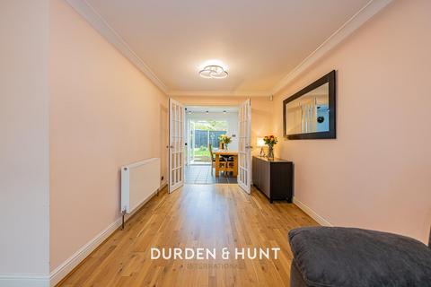 3 bedroom semi-detached house for sale, Hawthorn Close, Takeley, CM22