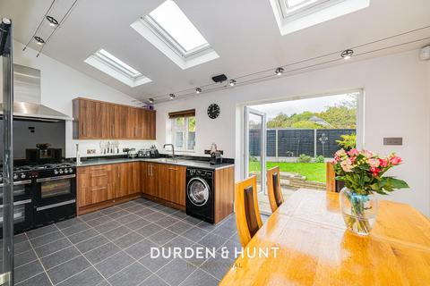 3 bedroom semi-detached house for sale, Hawthorn Close, Takeley, CM22