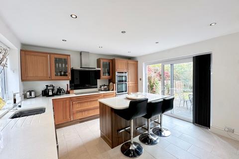 3 bedroom maisonette for sale, Ridge, Potters Bar, EN6