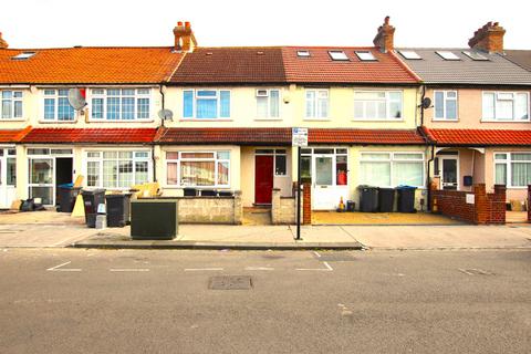3 bedroom terraced house to rent, Keston Road, Thornton Heath, CR7
