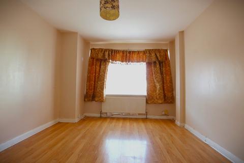 3 bedroom terraced house to rent, Keston Road, Thornton Heath, CR7