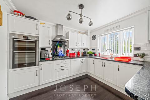 4 bedroom semi-detached house for sale, Mansbrook Boulevard, Ipswich, IP3