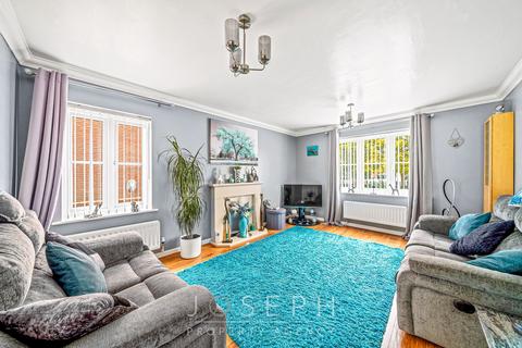 4 bedroom semi-detached house for sale, Mansbrook Boulevard, Ipswich, IP3