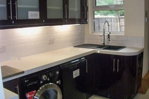 6 bedroom terraced house to rent, Hubert Road, Birmingham B29