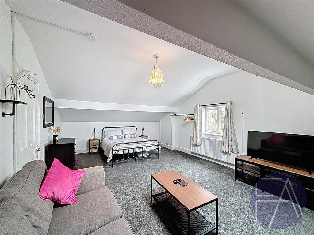 Bedroom and lounge