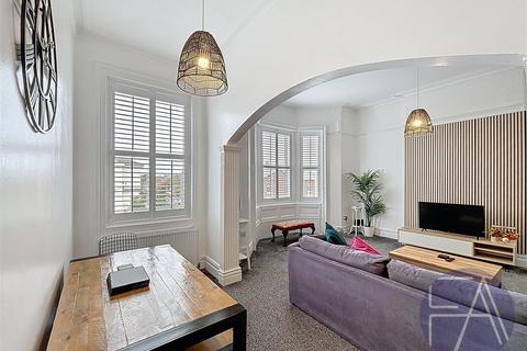 3 bedroom apartment to rent, Aughton Road, Southport PR8
