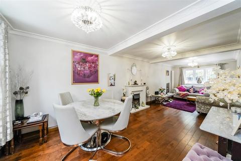 1 Bracken Mews, London, E4 7UT