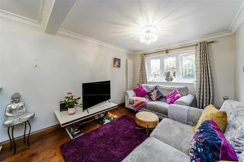 1 Bracken Mews, London, E4 7UT