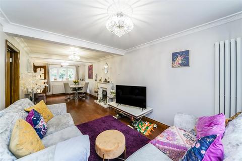 1 Bracken Mews, London, E4 7UT