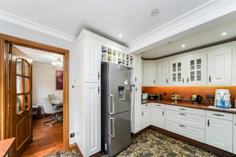 1 Bracken Mews, London, E4 7UT