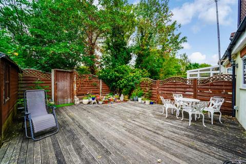 1 Bracken Mews, London, E4 7UT
