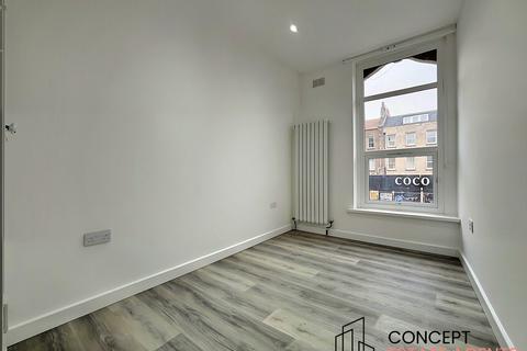 3 bedroom apartment to rent, Walworth Road, London, SE17