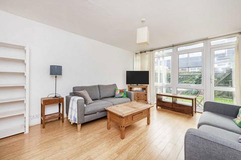 3 bedroom house to rent, Blenheim Gardens, London SW2