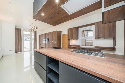 5 bedroom house to rent, St. Leonards Road, London SW14