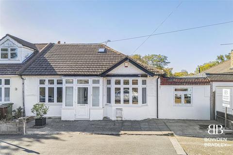 4 bedroom house for sale, Mayfair Avenue, Romford, RM6