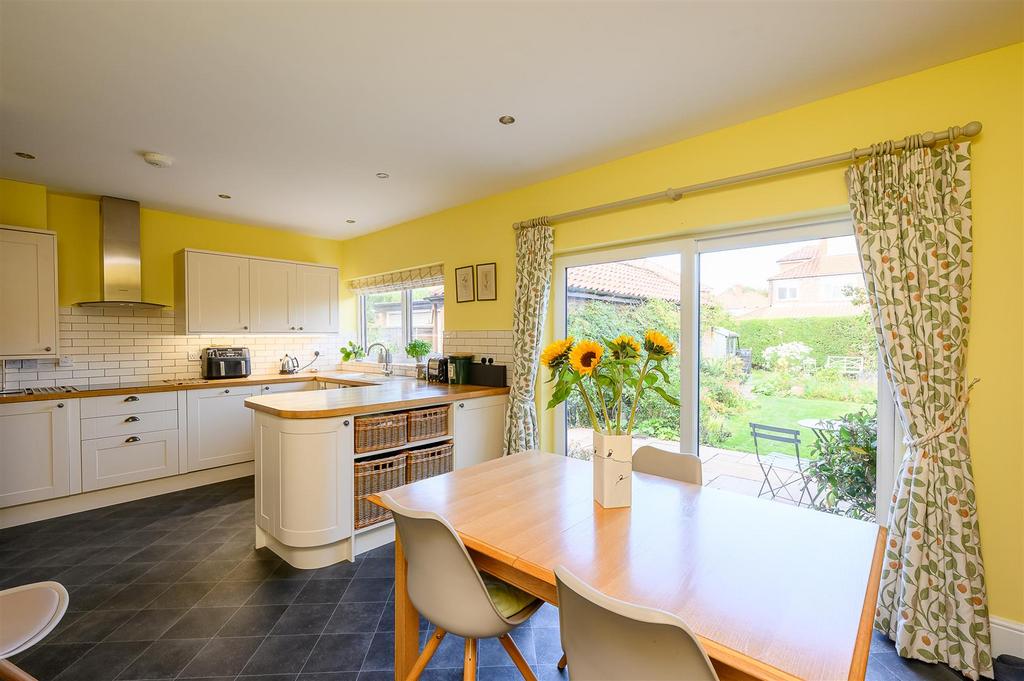 Kitchen diner