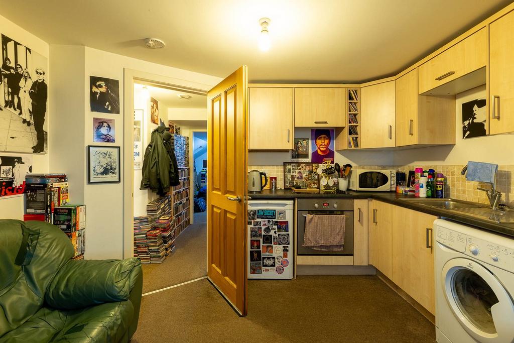 Office/bedroom 4