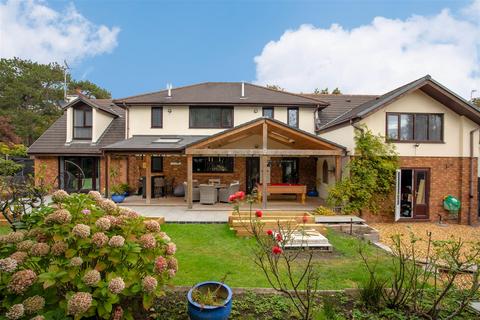 6 bedroom detached house for sale, Romilly Park Road, Barry