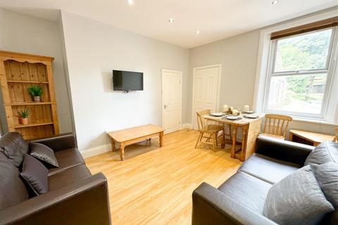 5 bedroom house to rent, Helmsley Road, Newcastle Upon Tyne