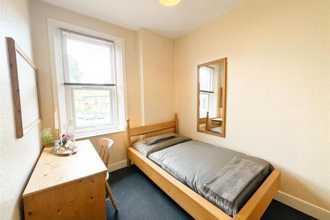 5 bedroom house to rent, Helmsley Road, Newcastle Upon Tyne