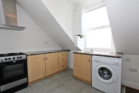 2 bedroom flat to rent, London Road, Isleworth, TW7