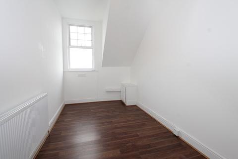 2 bedroom flat to rent, London Road, Isleworth, TW7