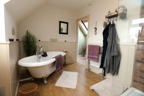 2 bedroom detached house for sale, Adenfield Way, Rhoose CF62