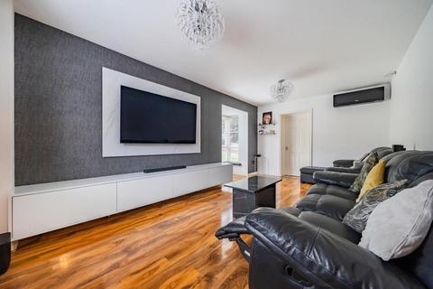 undefined, Owen Way,  Basingstoke,  RG24