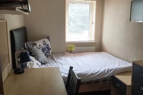 6 bedroom terraced house to rent, Heeley Road, Birmingham B29