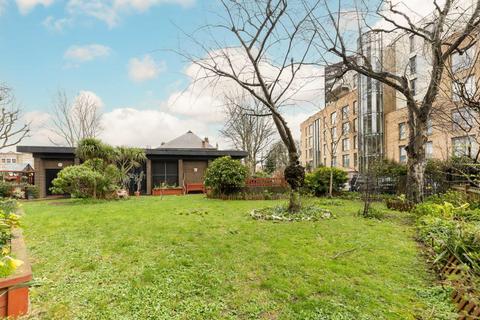 2 bedroom flat for sale, Lawn Road, London NW3