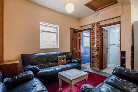 10 bedroom terraced house to rent, Harrow Road, Birmingham B29