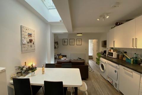 4 bedroom house to rent, 205 Heeley Road, B29 6EL