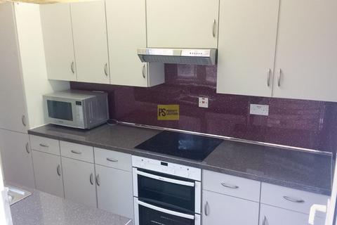 5 bedroom terraced house to rent, Hubert Road, Birmingham B29