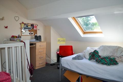 5 bedroom terraced house to rent, Hubert Road, Birmingham B29