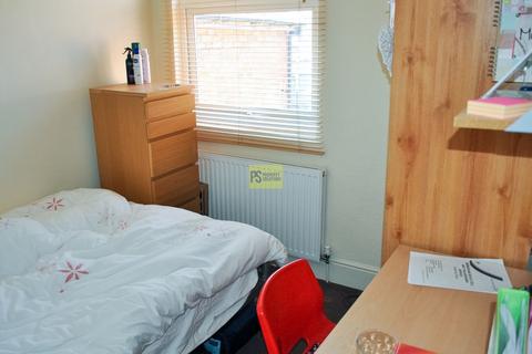 5 bedroom terraced house to rent, Hubert Road, Birmingham B29
