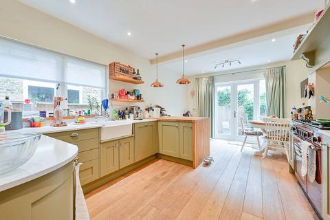 1 bedroom flat to rent, Lakeside Road, Shepherd's Bush, London, W14