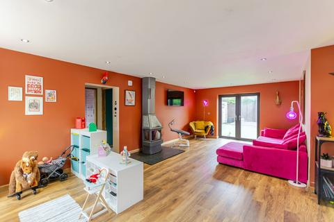 4 bedroom detached house for sale, Macclesfield SK11