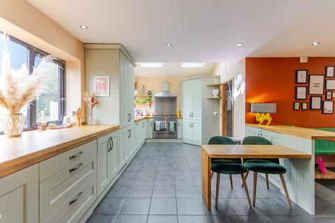 4 bedroom detached house for sale, Macclesfield SK11