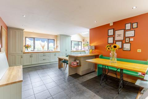 4 bedroom detached house for sale, Macclesfield SK11
