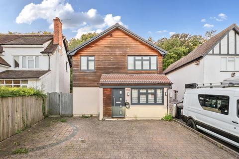 51 Markfield Road, Caterham, CR3 6RQ