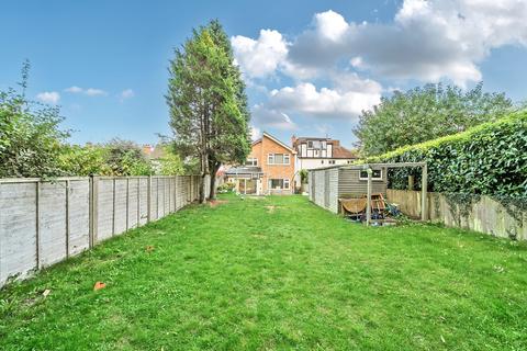 51 Markfield Road, Caterham, CR3 6RQ
