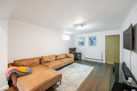 51 Markfield Road, Caterham, CR3 6RQ