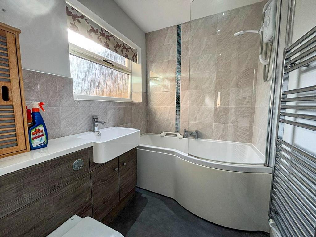 Tlc 3fc7220b-e2c3-4bab-b6d0-35c3b69100c3 2002e53.j