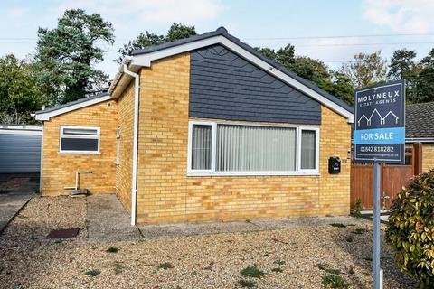 2 bedroom detached bungalow for sale, Birch Crescent, Lakenheath IP27